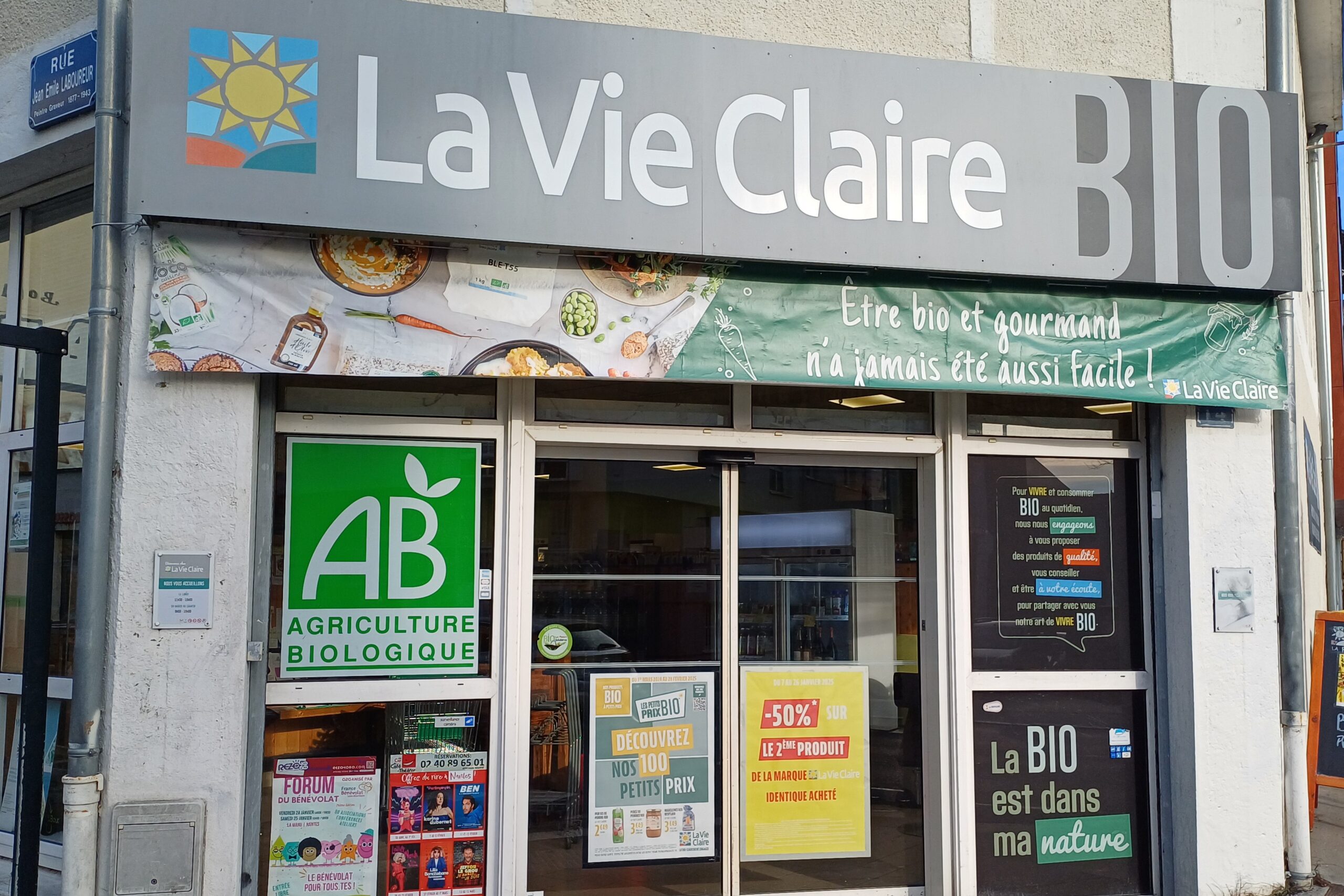 Façade magasin La Vie Claire NANTES