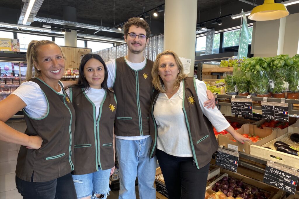 Linda (à droite) et son équipe La Vie Claire Saint Gratien Linda (à droite) et son équipe La Vie Claire Saint Gratien